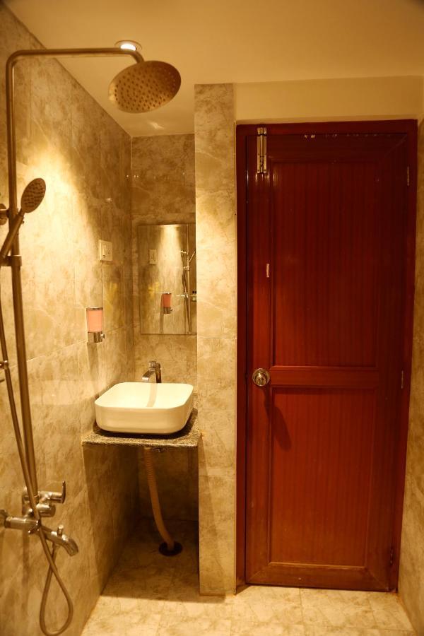 فندق Nitheesh Residency كانتشيبورام المظهر الخارجي الصورة